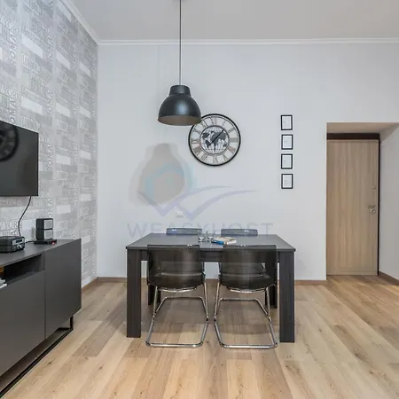 Modern Apt Near Vatican!-3